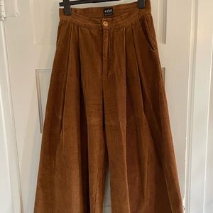 Esby Apparel Nadia corduroys